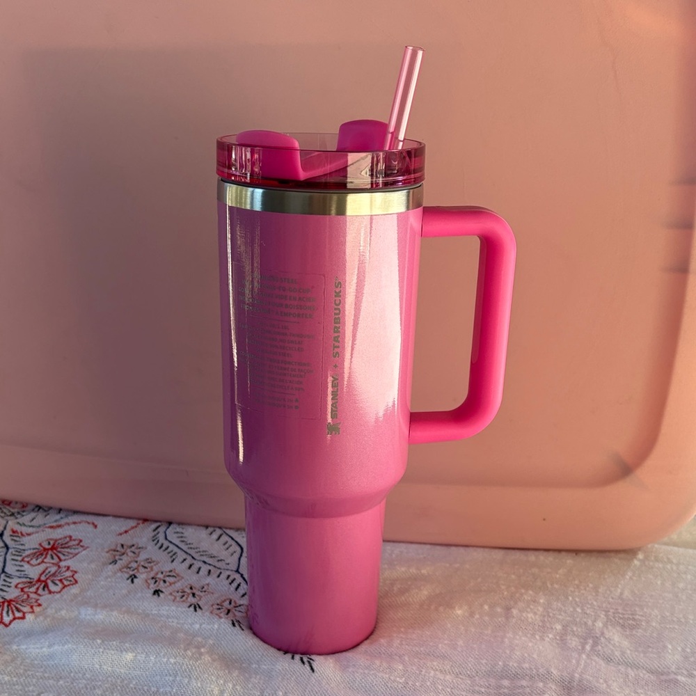 Stanley Dining X Starbucks Winter Pink 40 oz